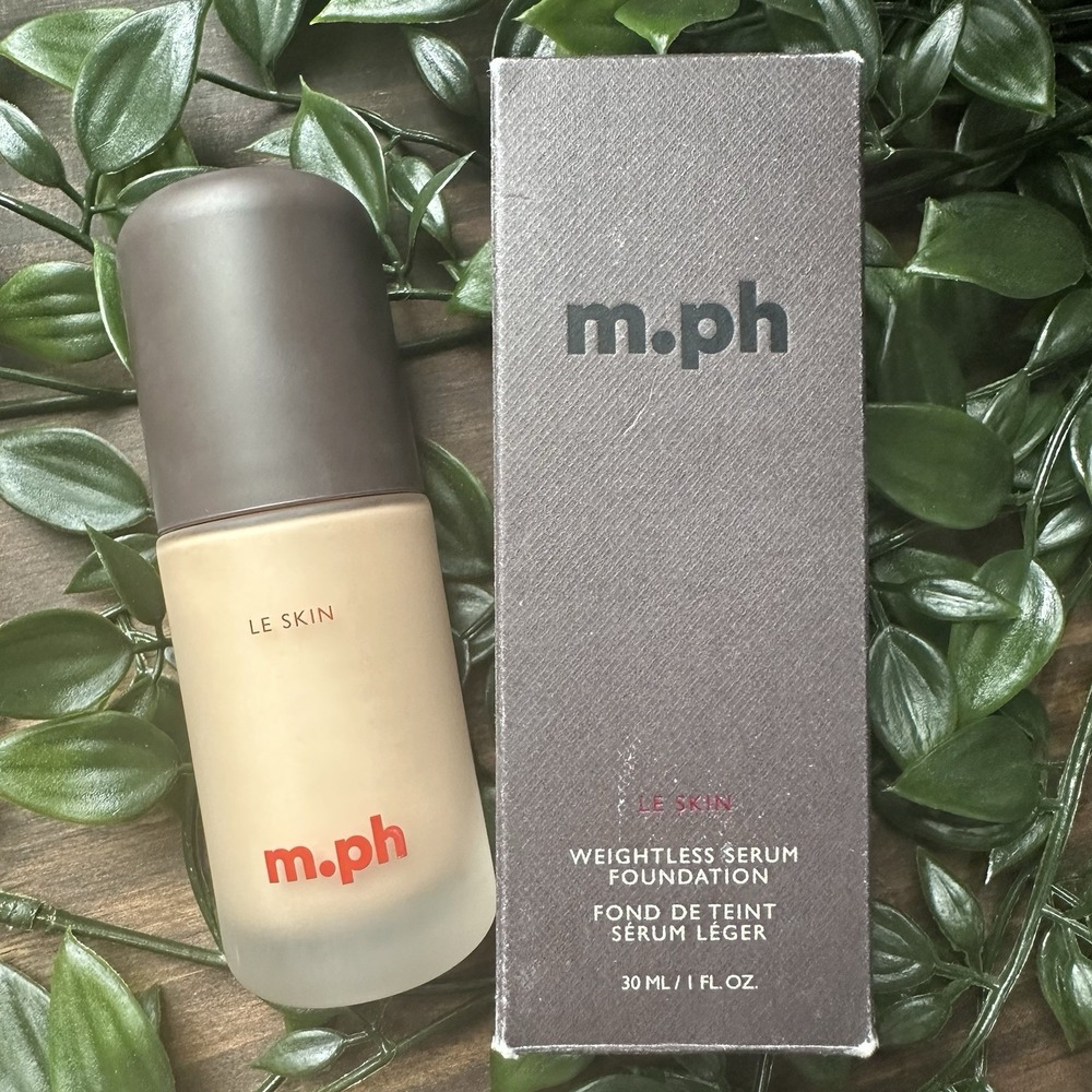 m.ph Mary Phillips Le Skin Weightless Serum Foundation - Shade Fair 40 W - NEW